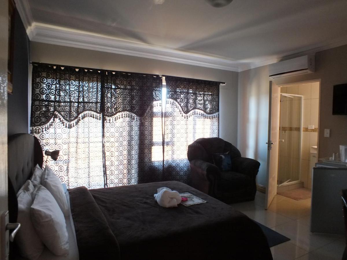 Royal Castle Guest House Віндгук Номер фото
